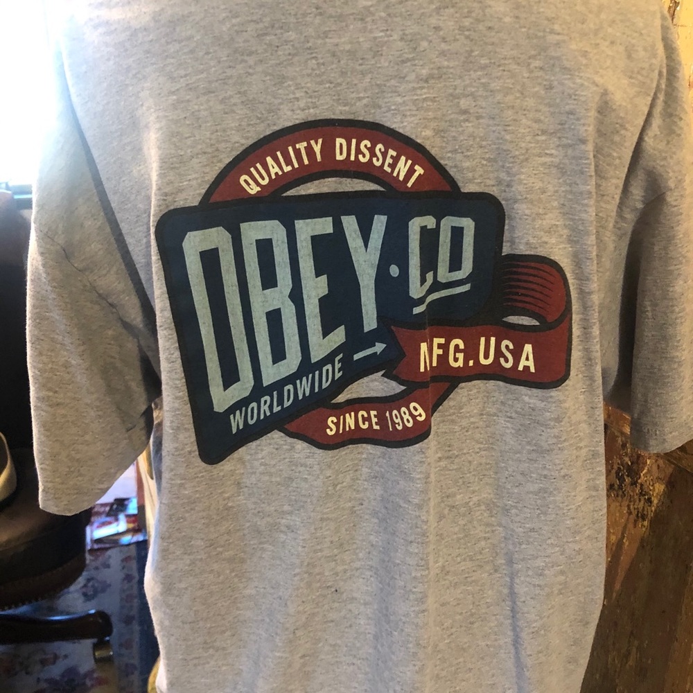 Men’s obey t shirt